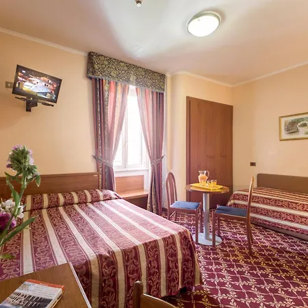 Alojamento de Acomodação e Pequeno-almoço Buonarroti 4*