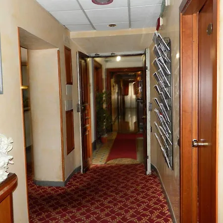 Alojamento de Acomodação e Pequeno-almoço Buonarroti 4*